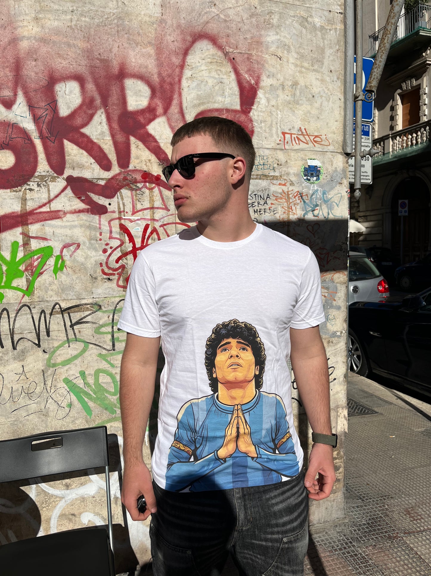 T-shirt Maradona, Ovunque proteggi